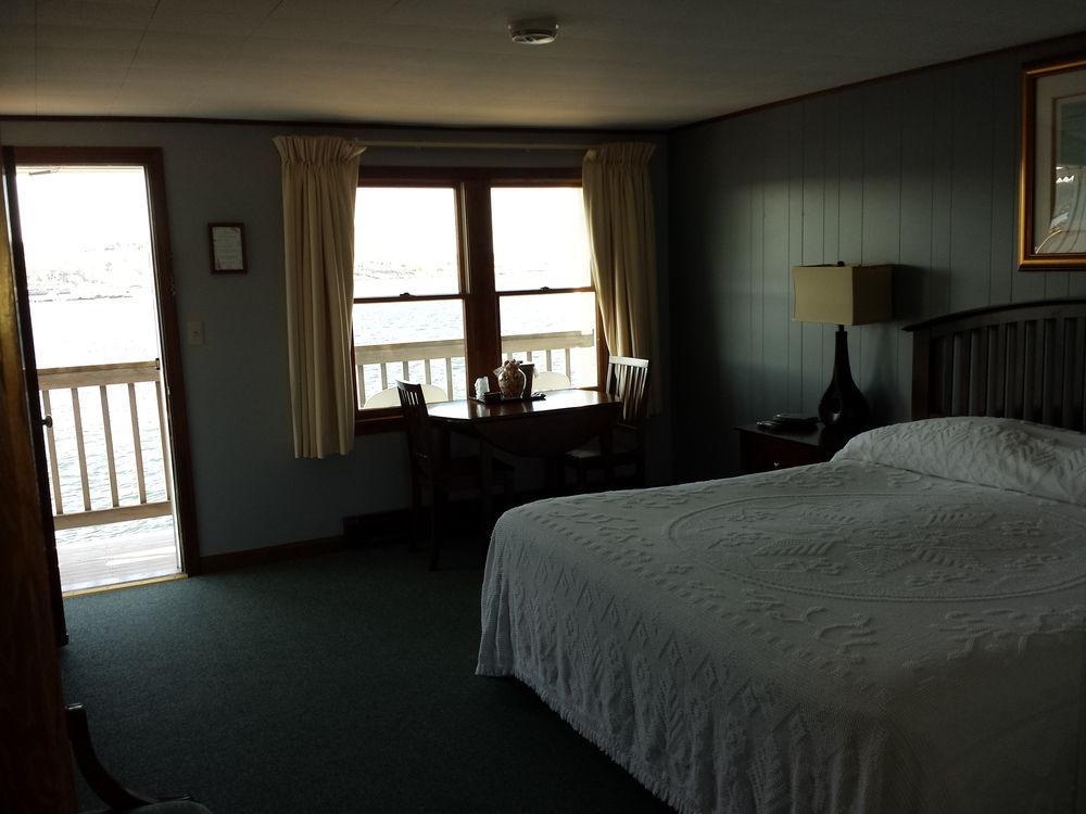 Bearskin Neck Motor Lodge 락포트 외부 사진