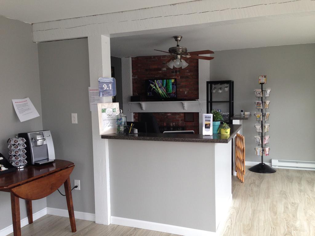 Bearskin Neck Motor Lodge 락포트 외부 사진